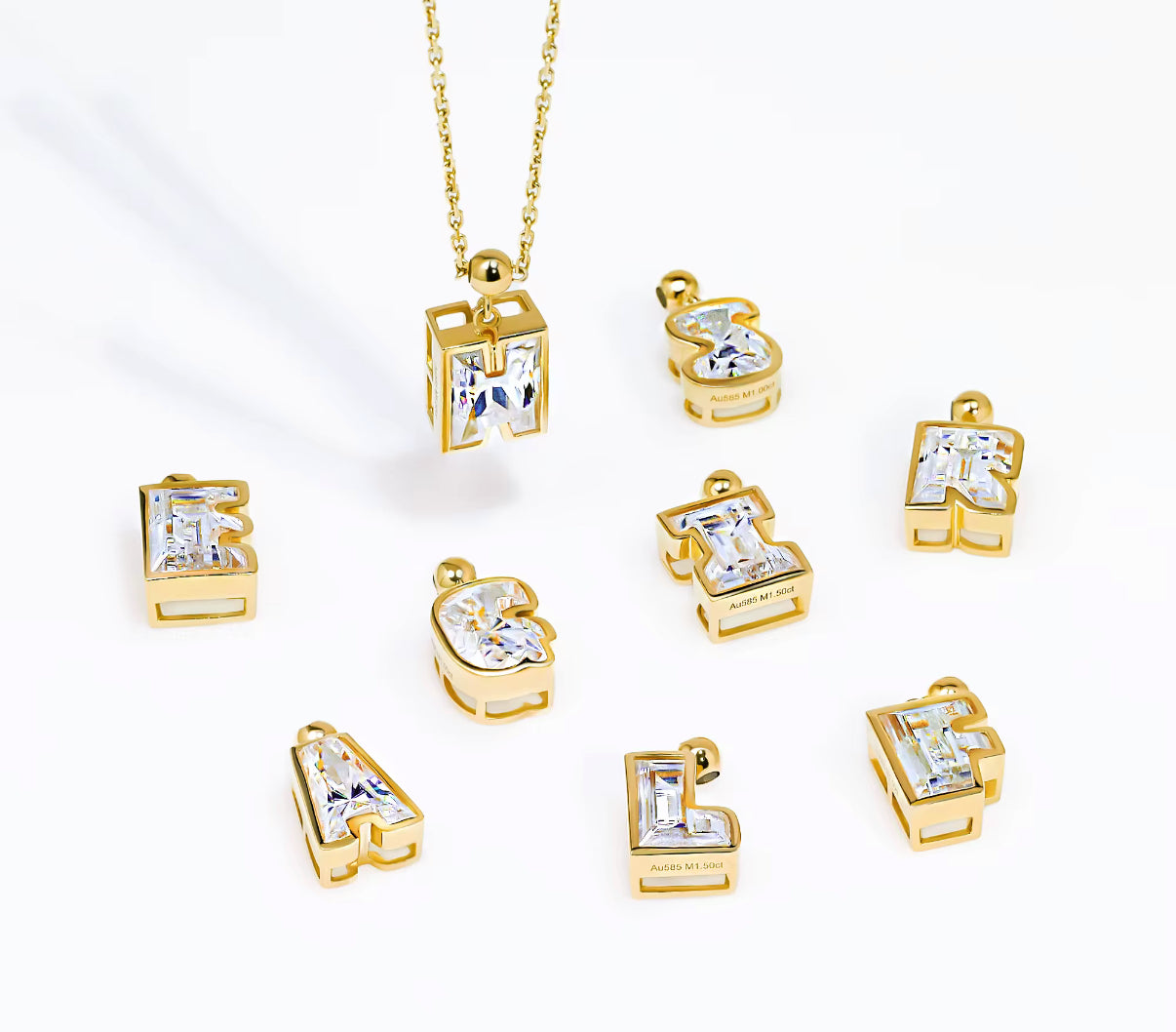 14 karaat gouden solid letters met een grote Moissanite diamant